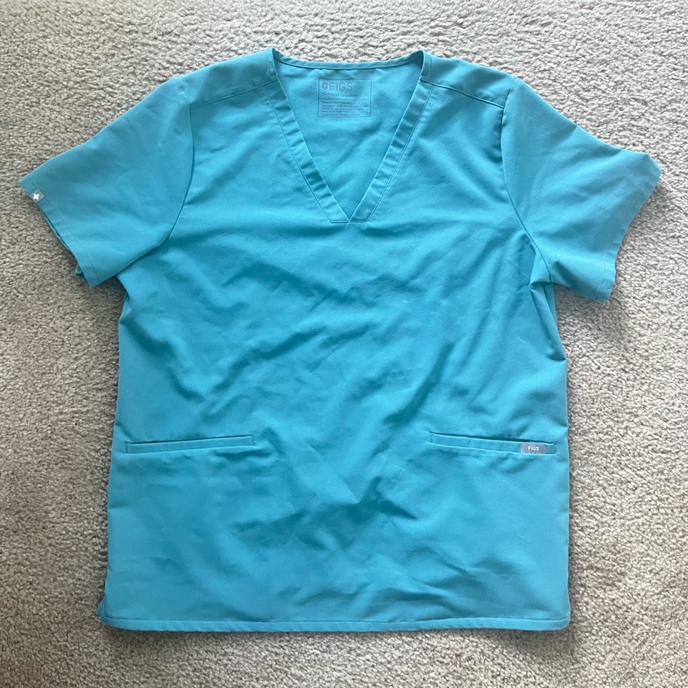 figs limited edition “hydro green” set size xl shirt. size large pants.